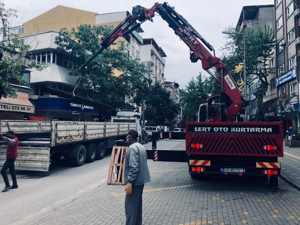 Şehir içinde vinç çalışması